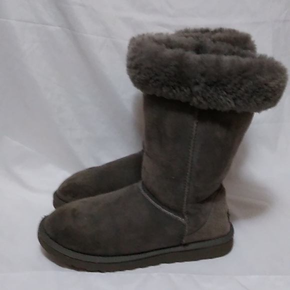 UGG boots sz 7 - Picture 4 of 7